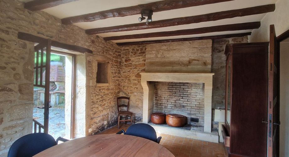 Maison périgourdine et belle vue sur 1,2 hectare