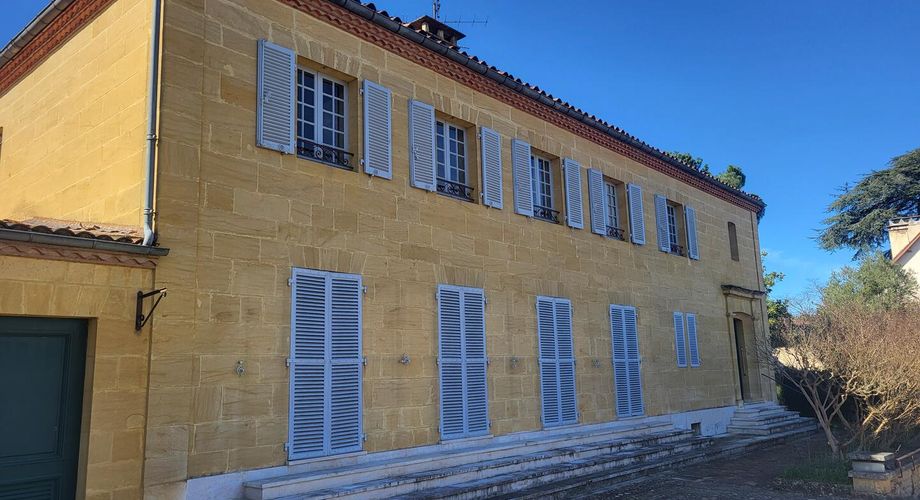 Magnifique demeure de 5 chambres avec locaux professionnels, piscine et vue - Périgord Noir