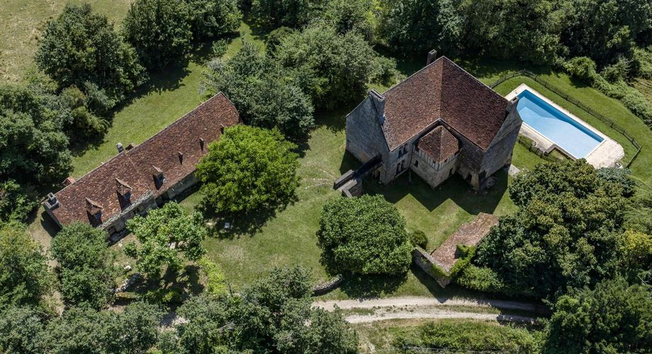 Propriété de caractère du XVe - XVIe siècle – Vue dominante et 11 hectares de nature préservée