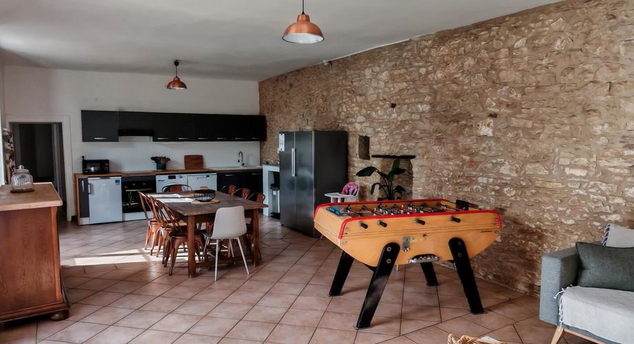 Ancien relais de poste de 8 chambres et sa grange sur 2100m² de terrain