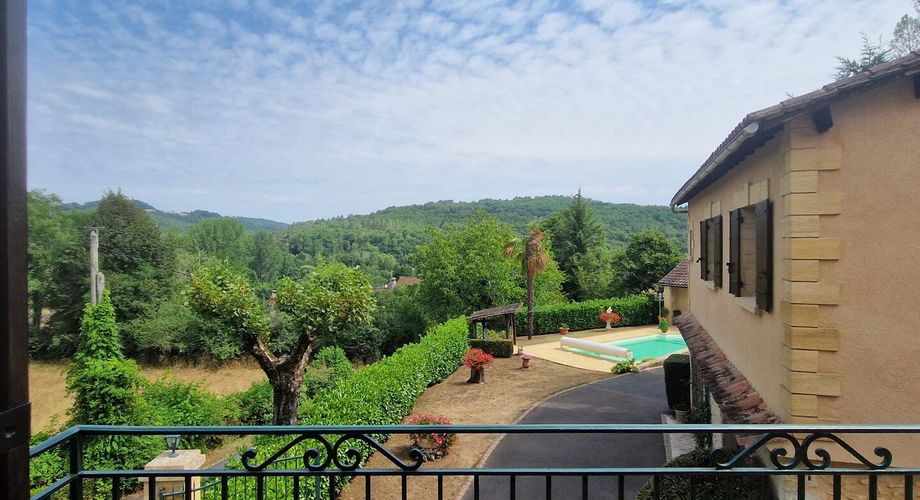 Les Eyzies - Maison périgourdine avec maison d'amis, piscine, garages et joli parc