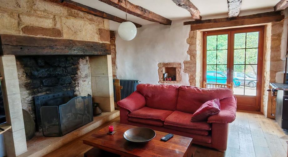Hautefort - Maison périgourdine avec belle vue sur 3000m² de terrain