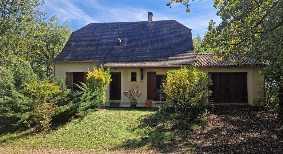 Les Eyzies - Maison périgourdine avec 3 chambres, garage et grand sous-sol.