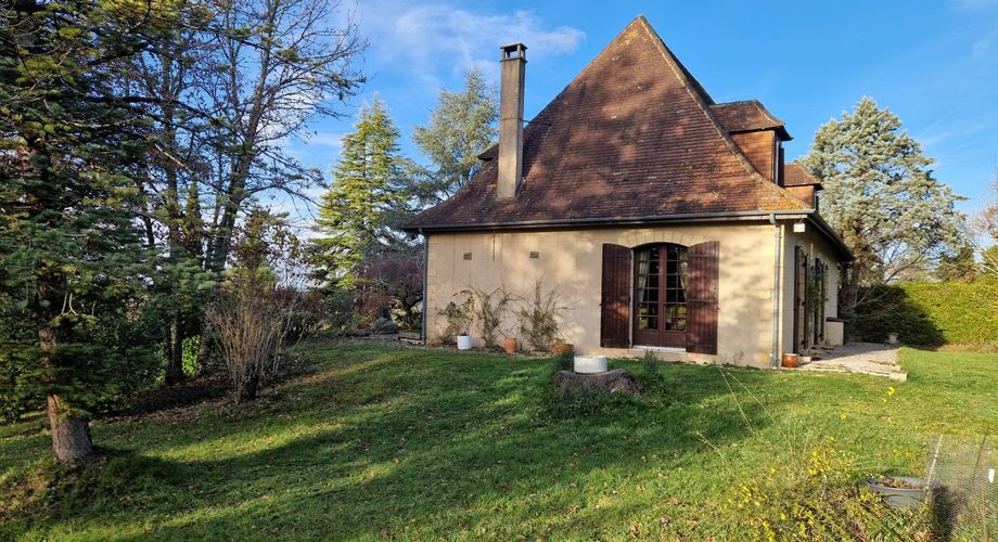 Exclusivité Label Pierres - Maison périgourdine à vendre de 170m² habitables sur son terrain de 4400m² constructible et vue dégagée