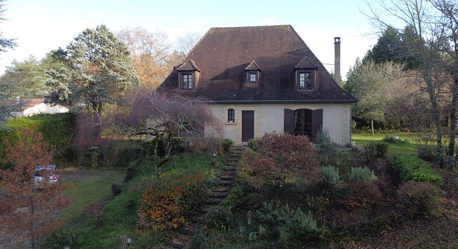 Exclusivité Label Pierres - Maison périgourdine à vendre de 170m² habitables sur son terrain de 4400m² constructible et vue dégagée