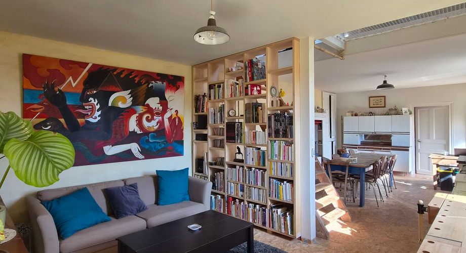 Maison en pierres d'environ 140m² habitables avec dépendances sur un terrain de 1612 m² 