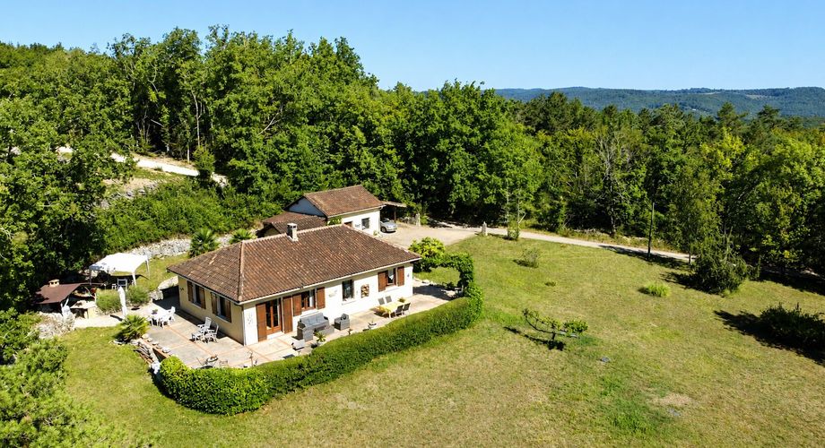 Les Eyzies - Jolie maison de plain-pied avec 3 chambres, garage et jardin de 3400m².