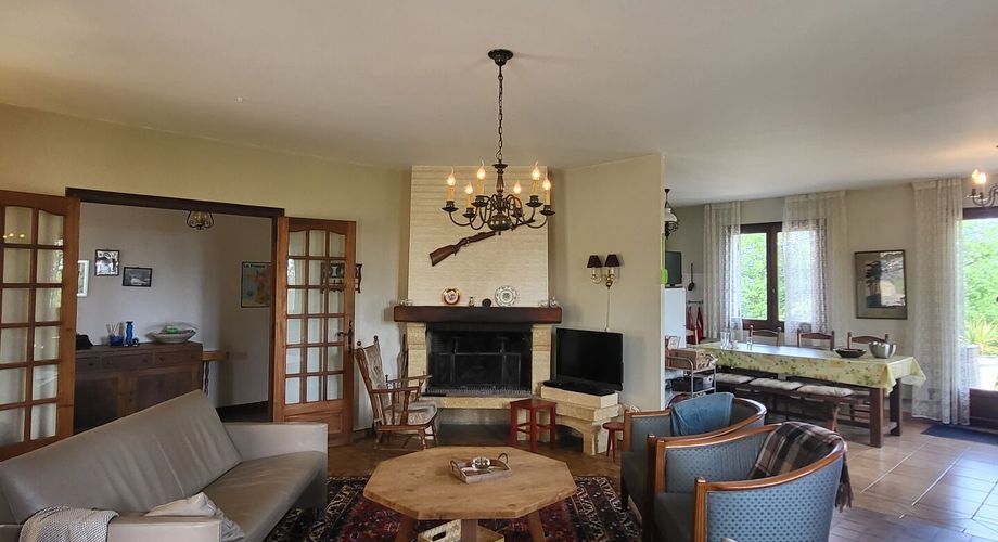 Les Eyzies - Jolie maison de plain-pied avec 3 chambres, garage et jardin de 3400m².
