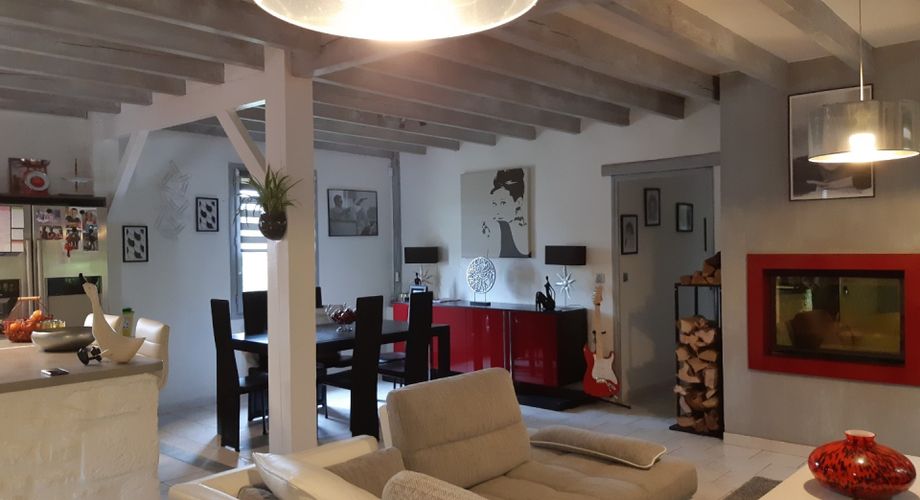 Bel ensemble en pierres, Maison principale, Maison d'amis, Grange et Piscine