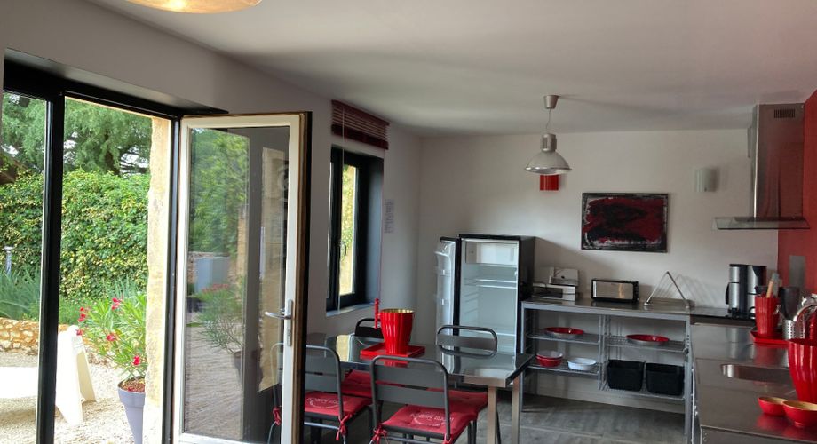 CHARMING SET OF 3 STONE HOUSES WITH SWIMMING POOL. WALK TO THE SHOPS. AP2288-1