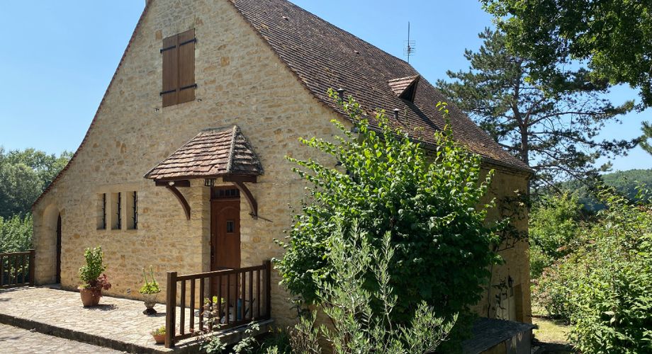 Maison style Perigourdine au coeur d'un village medieval 