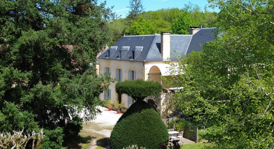 Splendide Manoir et ses dépendances à 5 min de Sarlat 