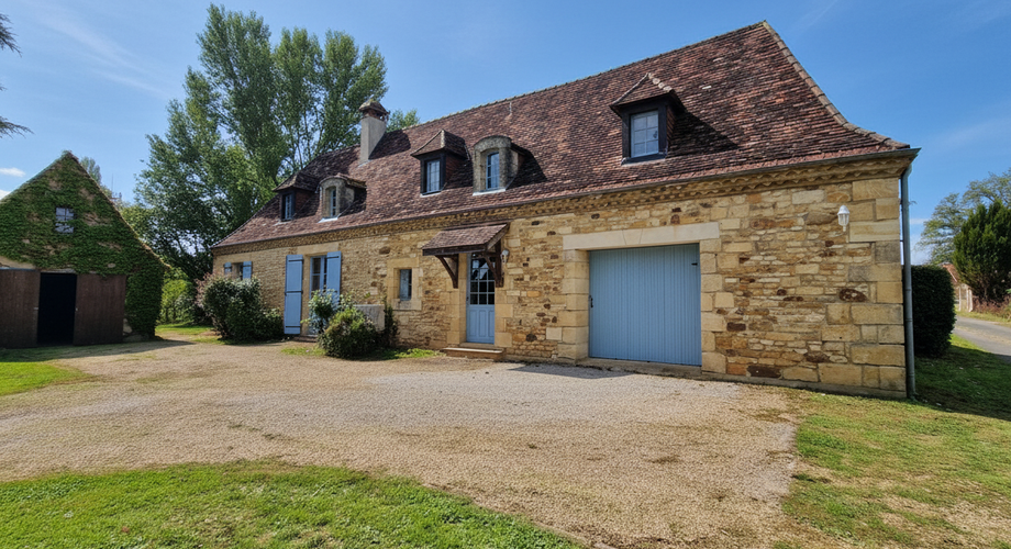 Propriété avec piscine,et parc de plus d'un hectare.
