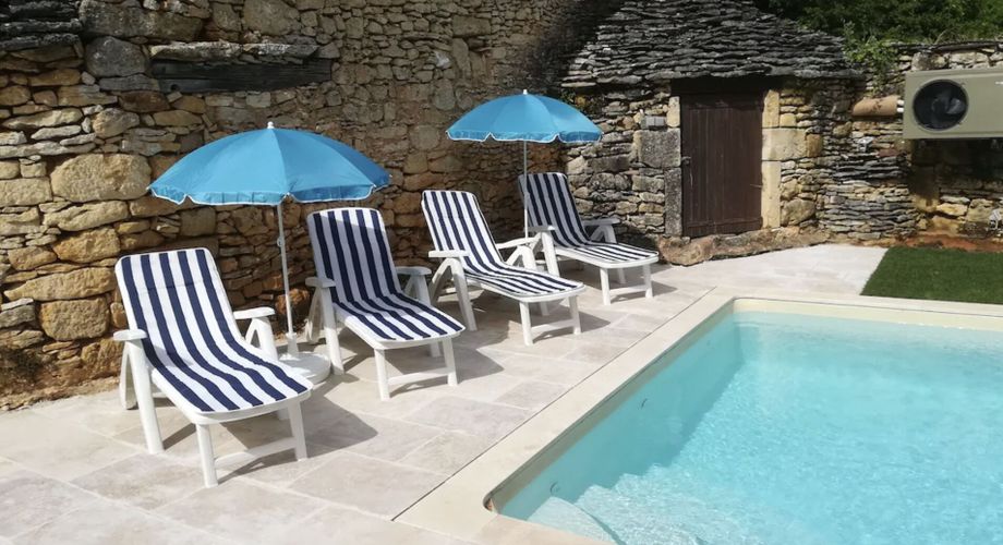 Main house and 3 gîtes with private swimming pools, outbuildings