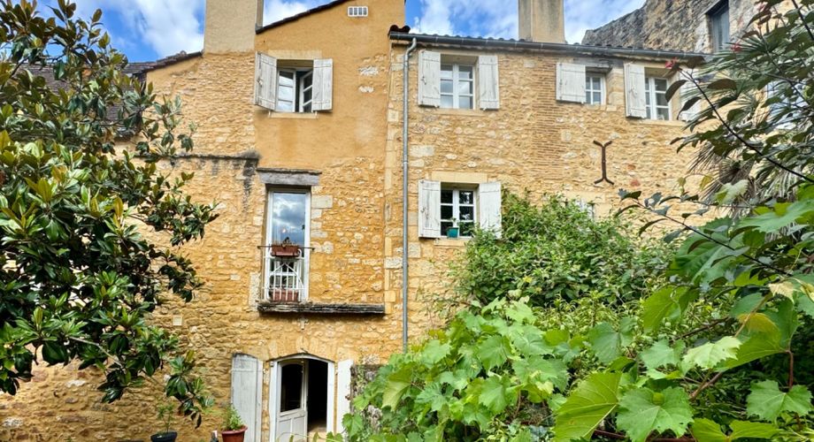 Demeure historique au coeur d'un village du Périgord Noir