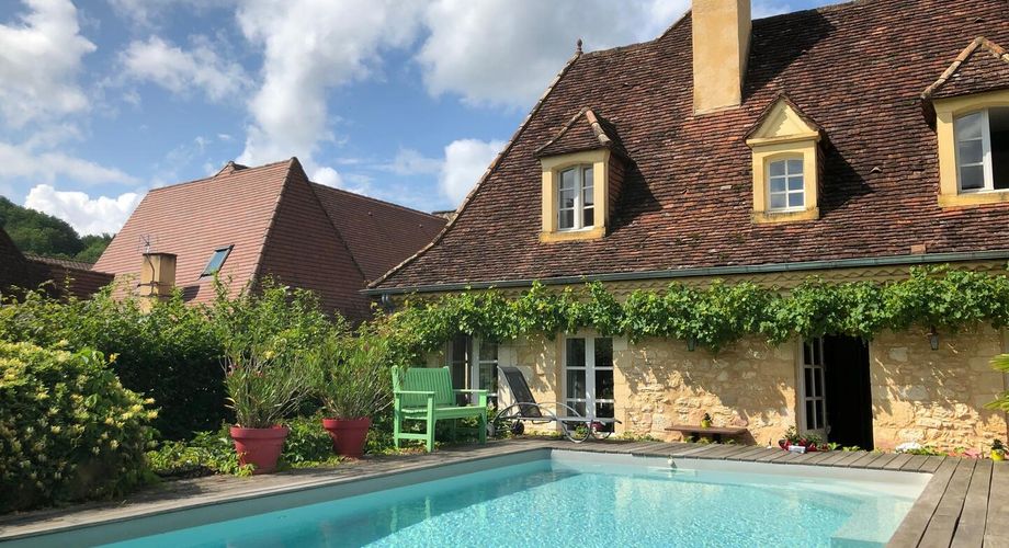Maison Perigordine renovée dans village avec jardin et piscine