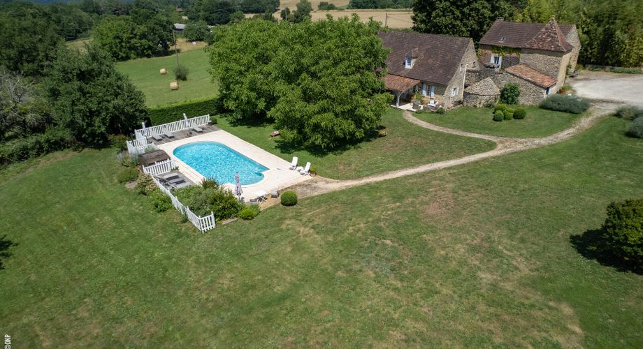 Propriété de charme avec 2 gîtes, 4 chambres d'hôtes et grande piscine