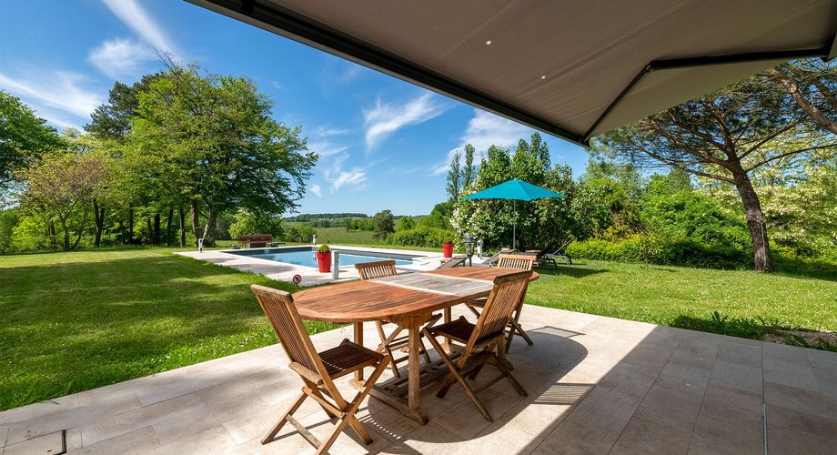 Élégant manoir XIXe avec grand jardin, proche des commerces – Périgord Pourpre