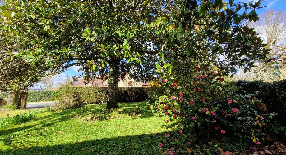 Maison de village de caractère avec piscine et terrain de 1875m2