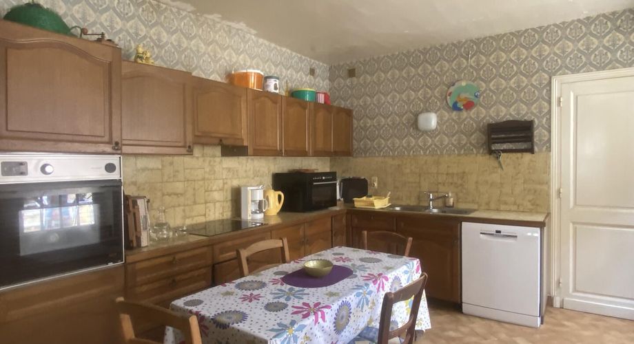 Grande maison de ville 210m2 avec jardin et garage - Proche commerces