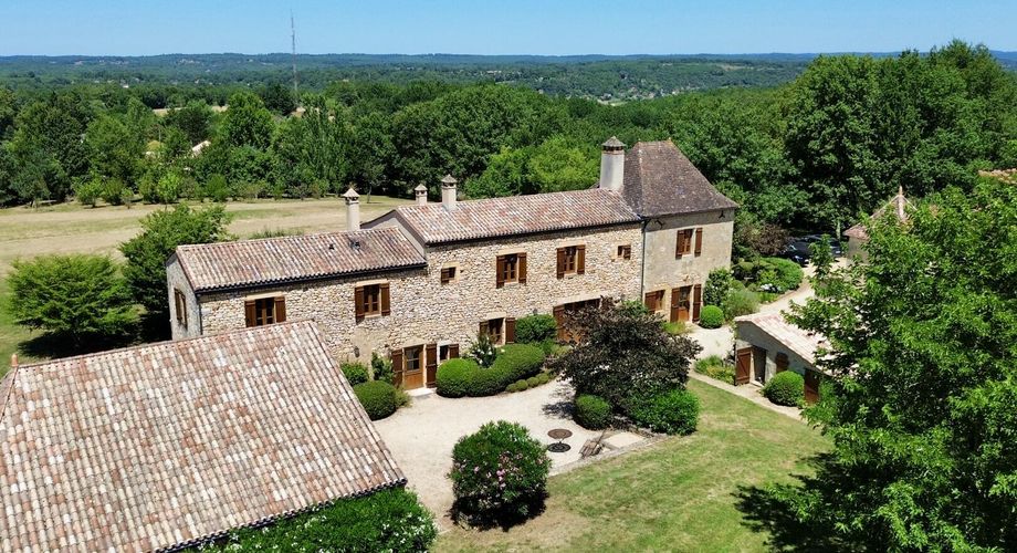 Le charme de l’ancien, la perfection de la rénovation et les vues que le Périgord peut offrir.