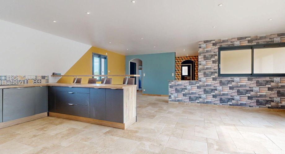 Maison moderne de plain pied proche Sarlat: un cadre de vie idéal pour tous projets!