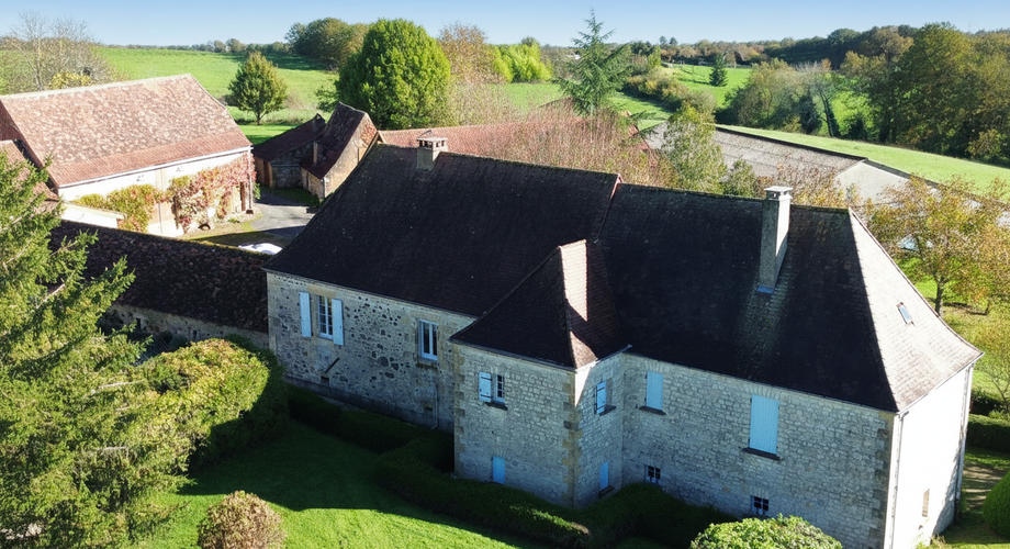 Corps de ferme à rénover – Périgord Noir – Terrain de 20 500 m²