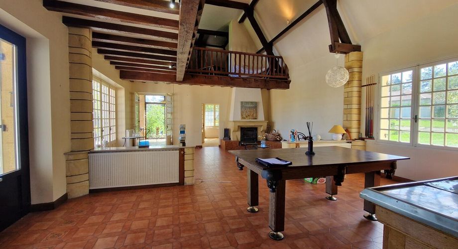 Grande maison style périgourdin avec panorama sur la Bastide