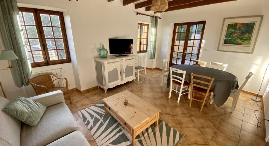 Maison avec piscine et jolie vue en Périgord Noir !