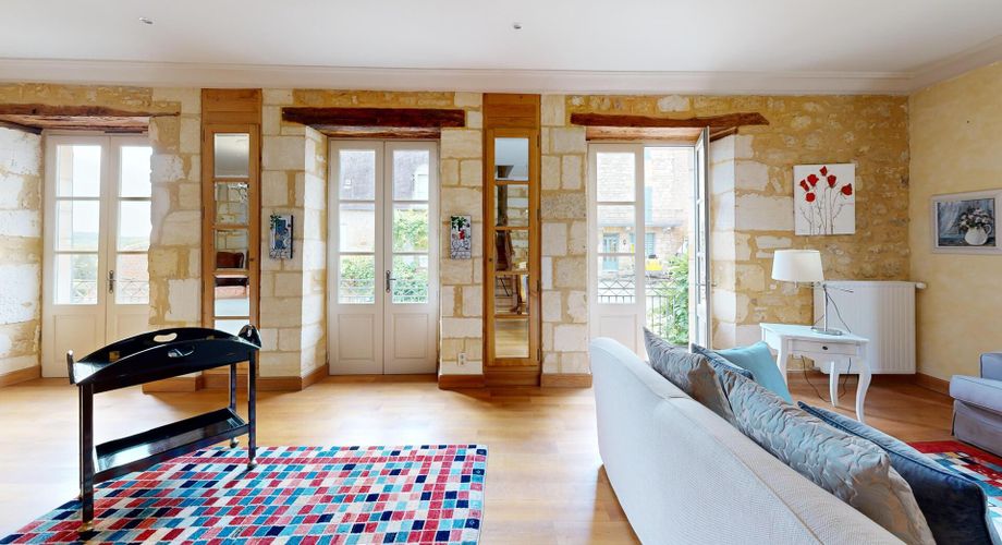 Maison de maître dans coeur de village typique périgourdin
