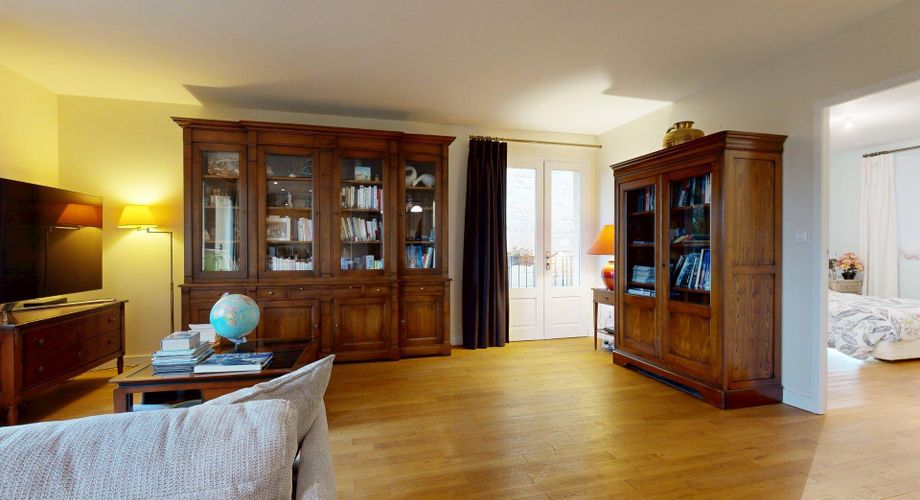  EXCLUSIVITE LABEL PIERRES Appartement belles prestations, résidence calme, plein centre village, parking sécurisé