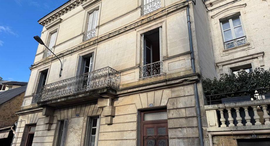 Redonnez vie à l'histoire : Immeuble de 229 m² en plein centre ville. Visite virtuelle sur demande