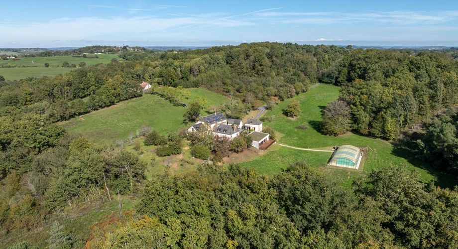 EXCLUSIVITE LABEL PIERRES Domaine d’exception sur 26 ha – 6 Gîtes à développer – Fort rendement – Châtres (24120) En pleine nature, sans vis-à-vis – Calme absolu