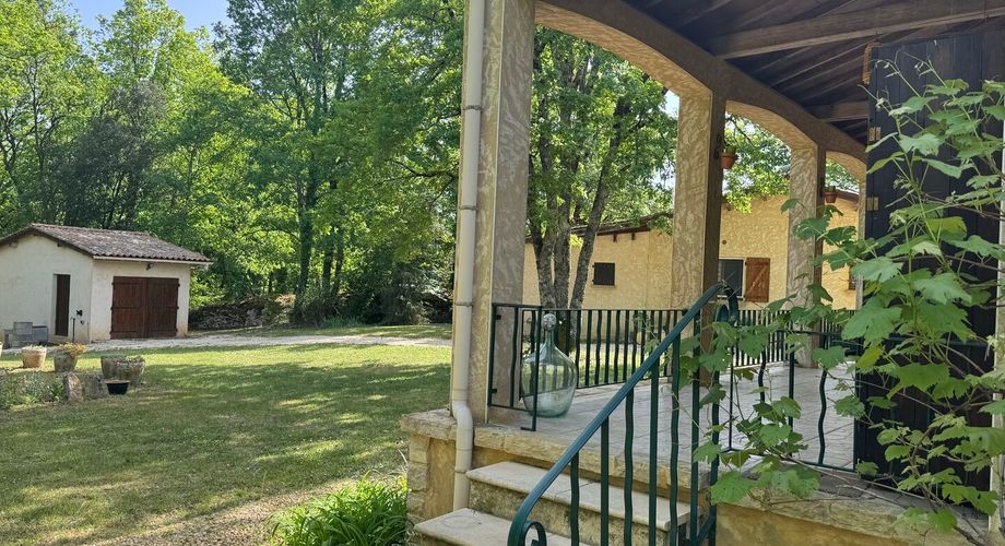 Maison contemporaine avec gîte et beau terrain au calme !