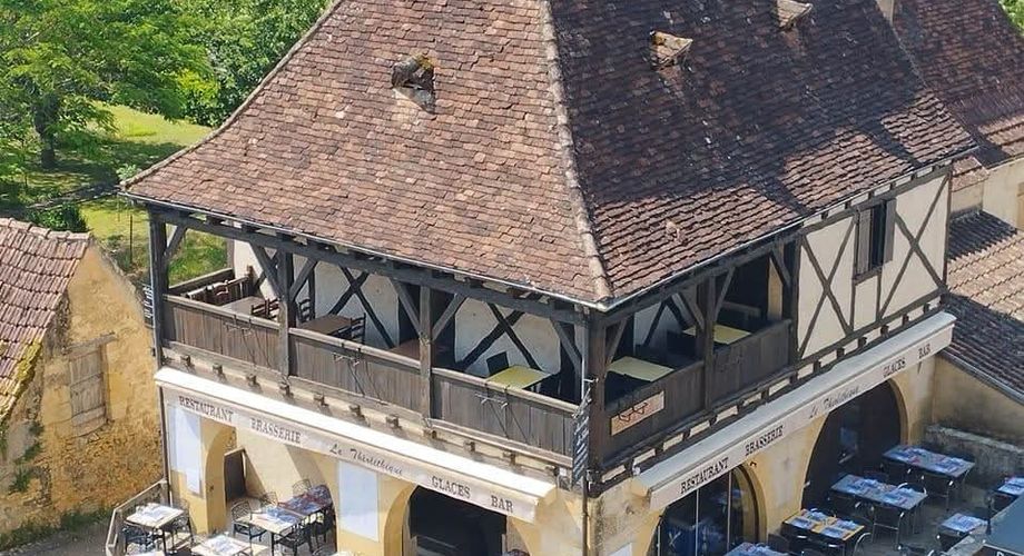 Fonds de commerce Bar Brasserie Restaurant idéalement situé dans village très touristique