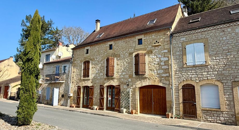 Maison à vendre à proximité de Saint-Cyprien (24)