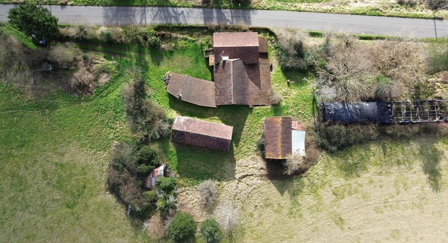 Small farmhouse to restore on over 3 hectares of land.