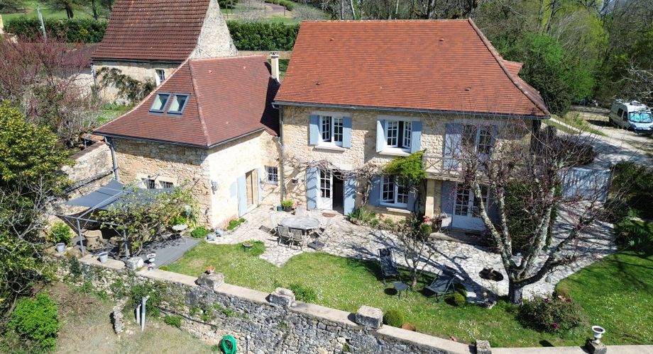 A charming stone house with a swimming pool, stunning views and a peaceful setting !