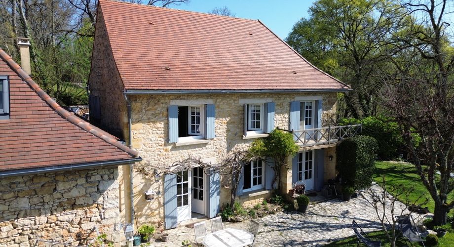 A charming stone house with a swimming pool, stunning views and a peaceful setting !