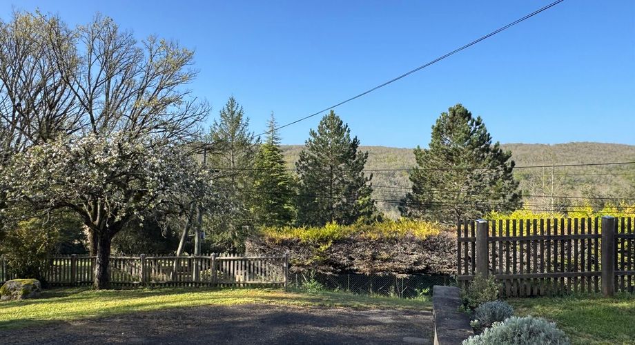 Maison de caractère : le calme de la campagne à 5 minutes des commodités.