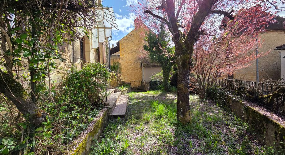 Property comprising two houses with great potential!