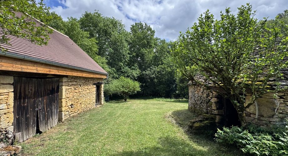 Maison ancienne avec piscine, grange et borie !