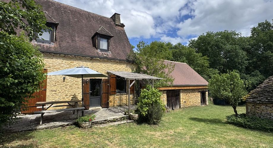 Maison ancienne avec piscine, grange et borie !