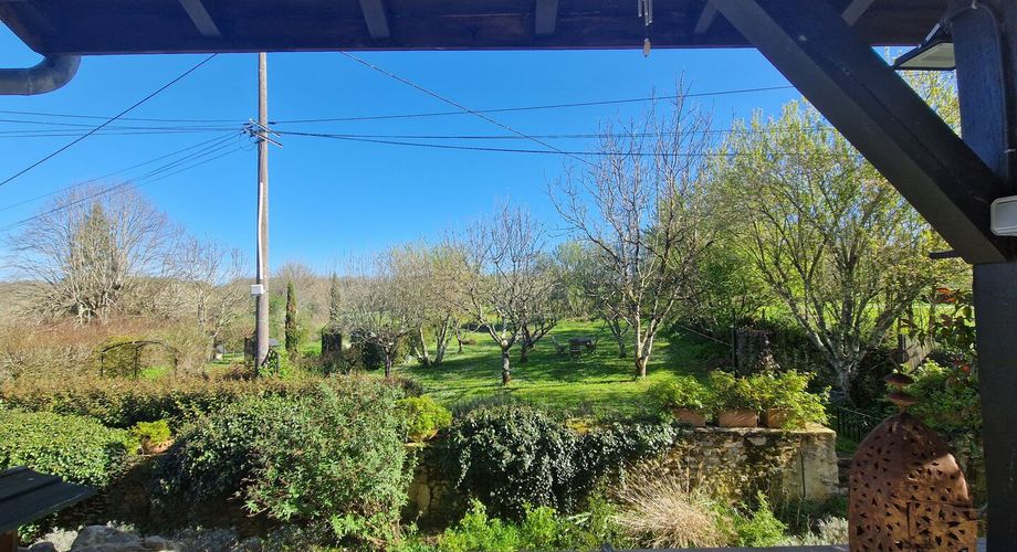 Authentique Maison Perigordine flanquée d'une tour avec jardin de 1500m2