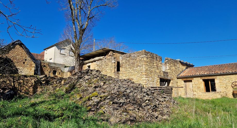 Perigord Noir, Projet en pierres du pays, en cours de renovation et  début d'extension sur joli terrain clos de murets