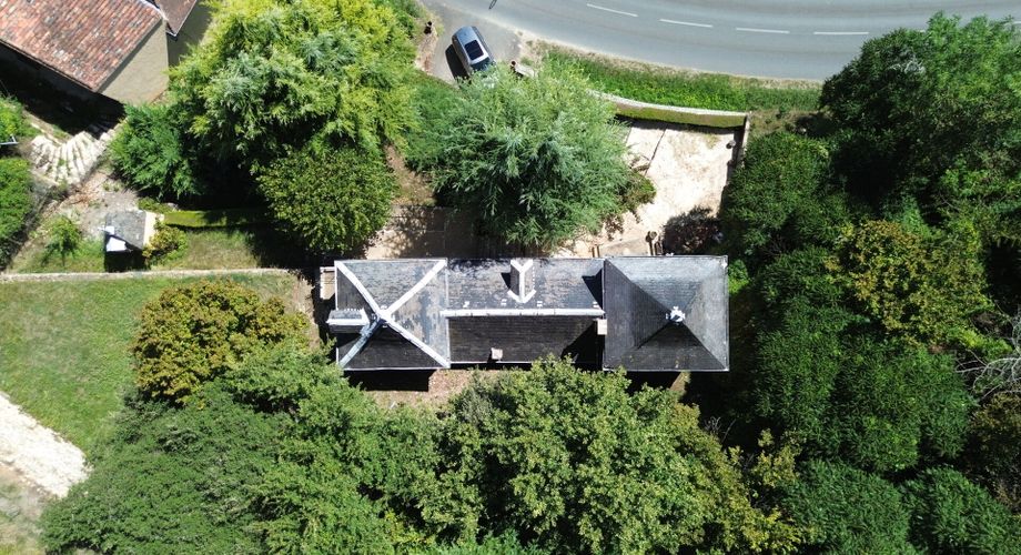 Maison en pierre à rénover entièrement – Proche Belvès.