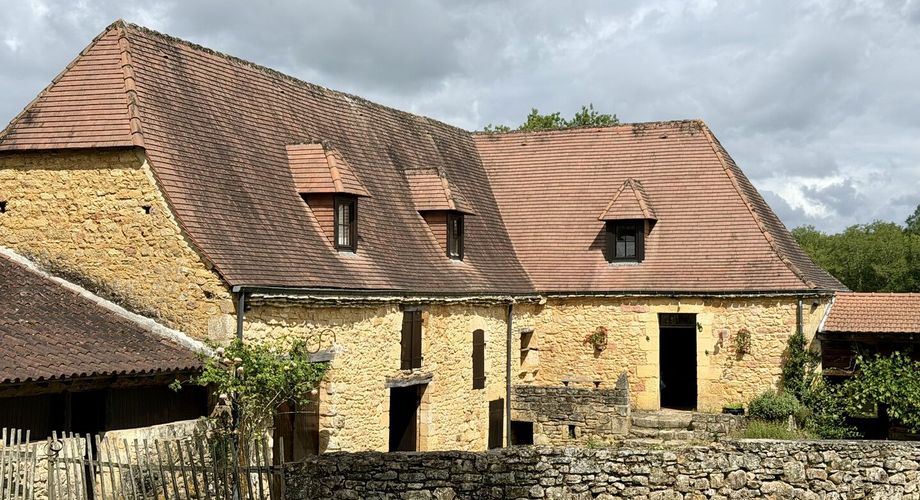 Maison périgourdine de caractère avec dépendances et piscine – Castelnaud-la-Chapelle – Périgord Noir
