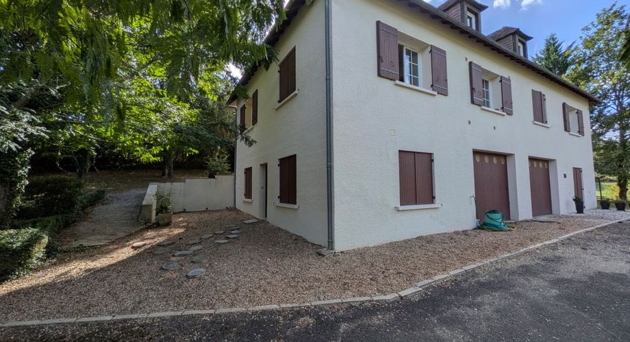 Maison familiale ultra-fonctionnelle : plain-pied avec un fort potentiel aux portes du village.Visite virtuelle sur demande