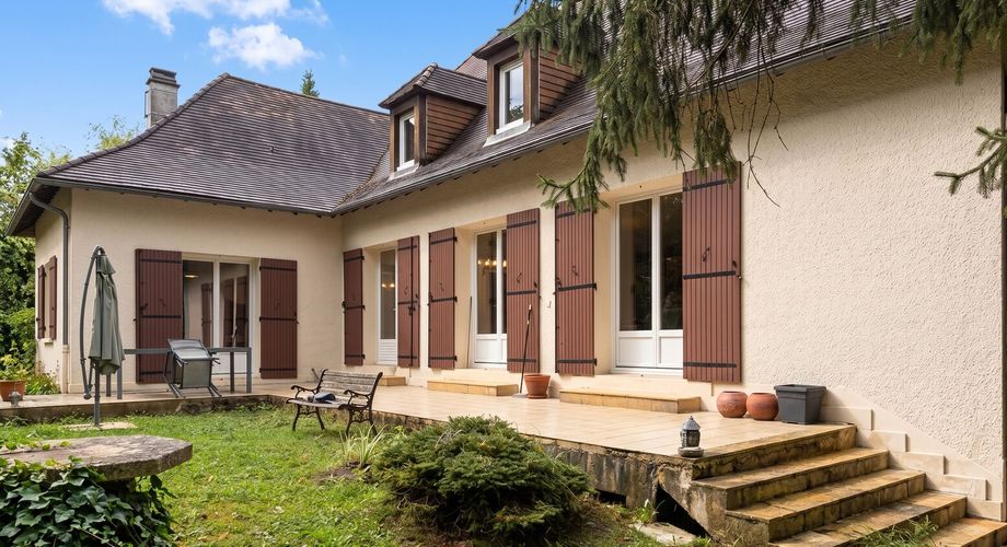Maison familiale ultra-fonctionnelle : plain-pied avec un fort potentiel aux portes du village.Visite virtuelle sur demande
