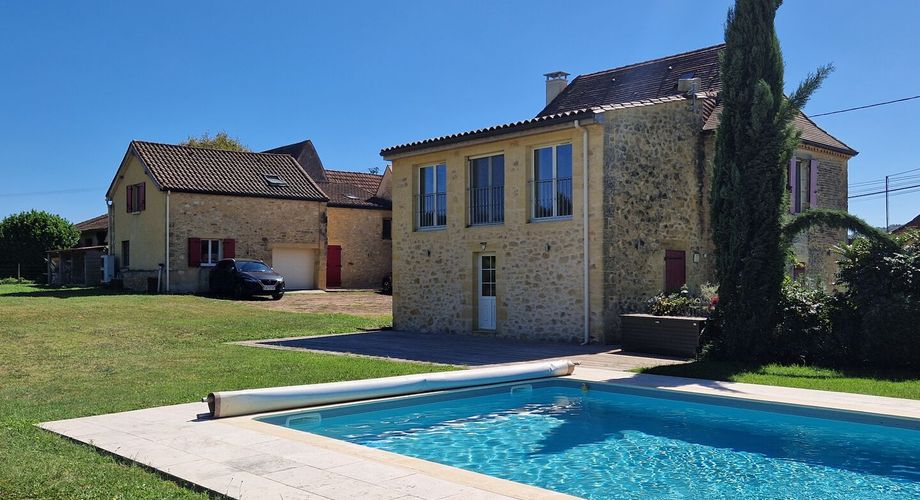 Maison Perigordine ancienne rénovée avec piscine et terrain de 3762m2